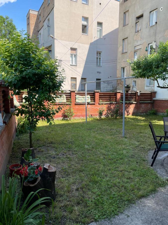 Vila Rijad SJJ Exteriör bild