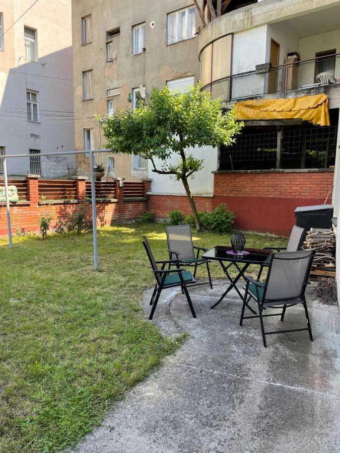 Vila Rijad SJJ Exteriör bild